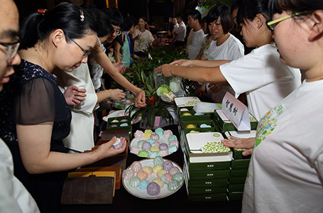 “智慧树”孩子们制作的盆栽广受欢迎