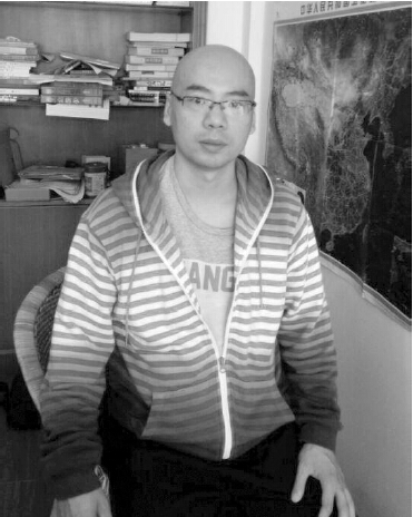 在第九届全国期货实盘交易大赛中,徽商期货参赛账户“沙漠草1号”将轻量组冠军收于囊中。该账户的实际操作人为丁伟锋,他是通过网络了解实盘交易大赛并参与其中的。相关统计数据显示,实盘交易大赛期间,该账户交易的品种主要为中金所、郑商所、大商所的期货品种,盈利金额排名前三的品种分别为沪深300股指期货、焦炭、豆油。
